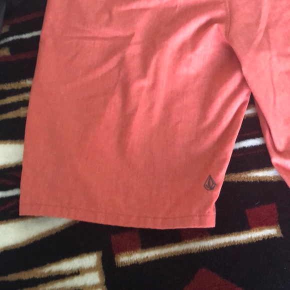 Men’s Volcom Shorts - Picture 7 of 7
